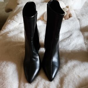Elegant Black Women's Boots